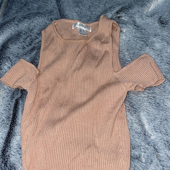 Peekaboo shoulder mini dress urban planet - Picture 2 of 2